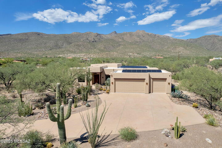 Property Photo:  10861 E Adobe Creek Place  AZ 85749