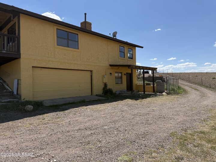 Property Photo: 8 Chula Court AZ 85637