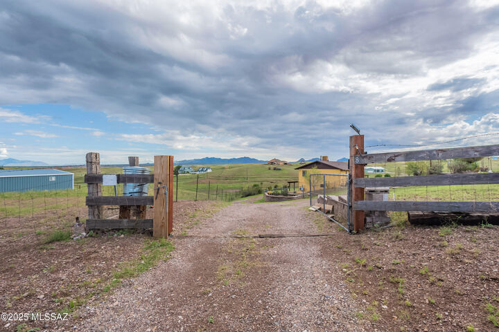 Property Photo:  8 Chula Court  AZ 85637 