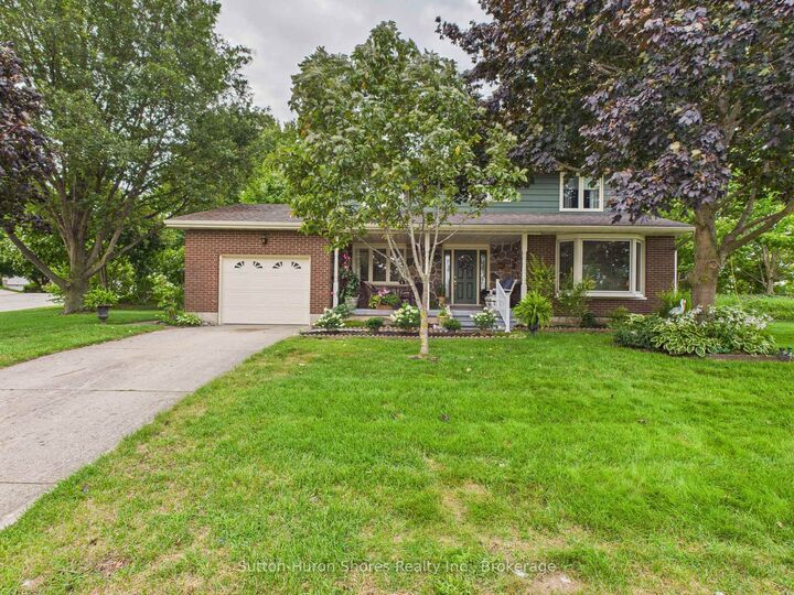 Property Photo:  341 Wellington Street  ON N0H 2C4 