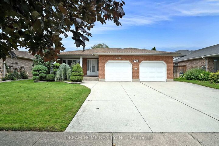 Property Photo: 7737 Mount Carmel Boulevard ON L2H 2Y3