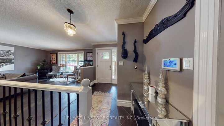 Property Photo: 2504 Idyllwood Crescent ON K9L 1Y9