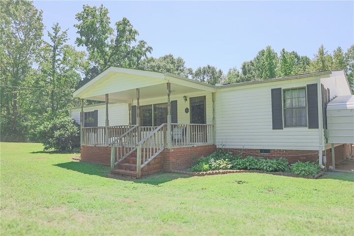 Property Photo: 530 Farmer Street SC 29684