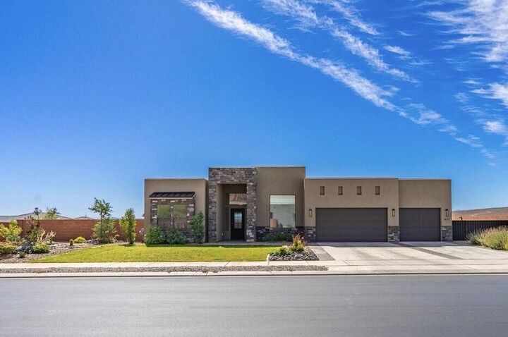 Property Photo: 617 W 280 S UT 84738