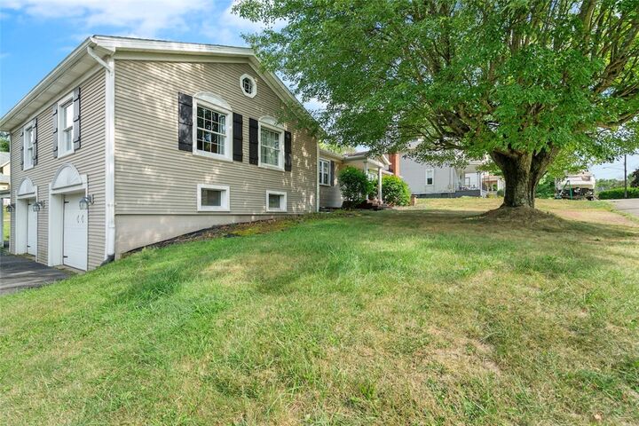 Property Photo: 304 Washington Ave PA 16141