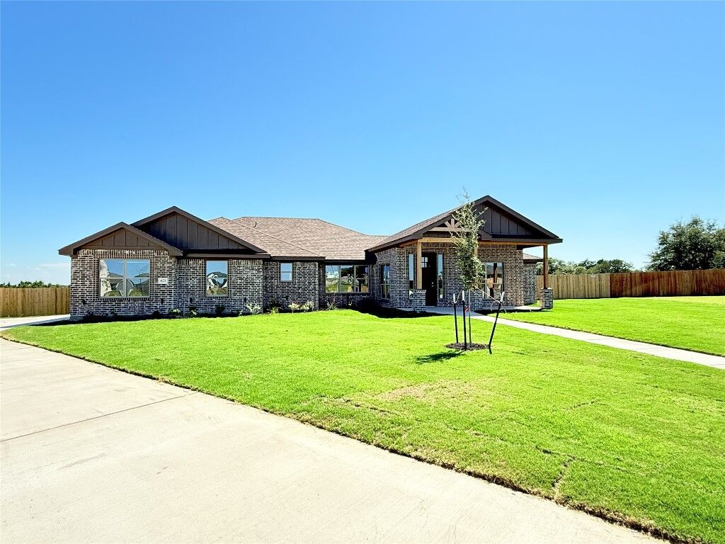 Property Photo:  421 Ridge Crest Drive  TX 76522 