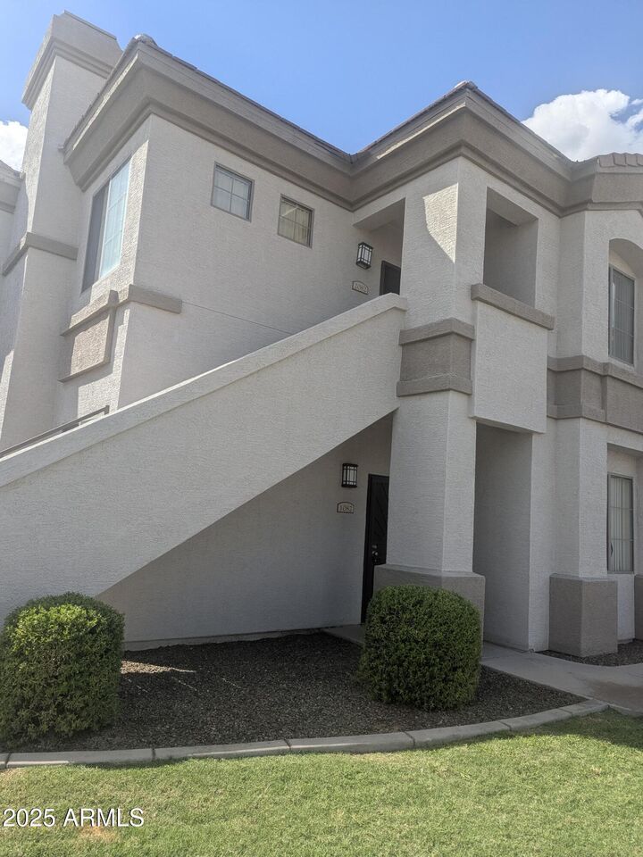 Property Photo:  1941 S Pierpont Drive 2082  AZ 85206 