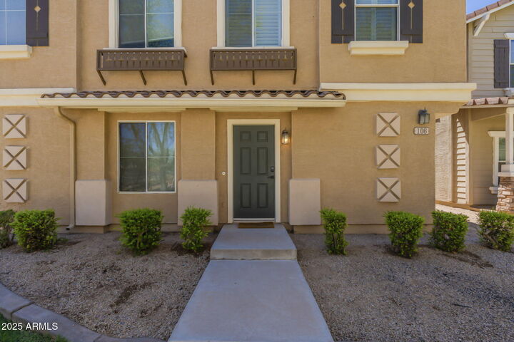 Property Photo: 106 W Commerce Court AZ 85233