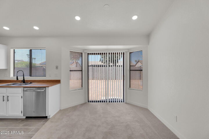 Property Photo: 690 W Mesquite Street AZ 85225