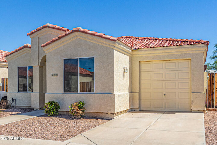 Property Photo: 129 N Warren Street AZ 85207