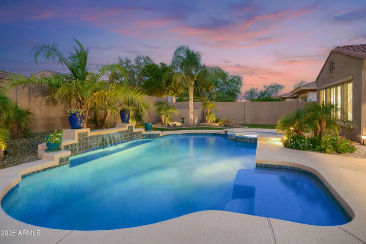 Property Photo:  1604 W Calle De Pompas --  AZ 85085