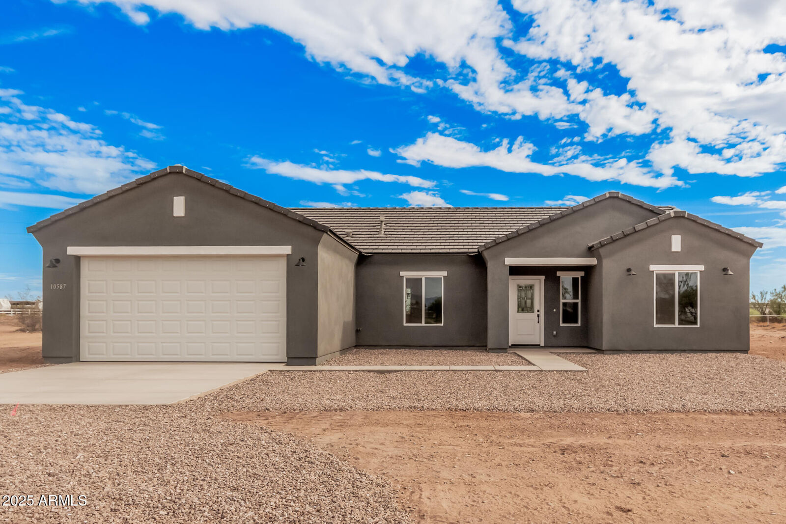 Property Photo: 10587 E Kristen Lane AZ 85143
