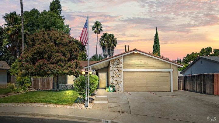 Property Photo: 210 Pembroke Court CA 95687