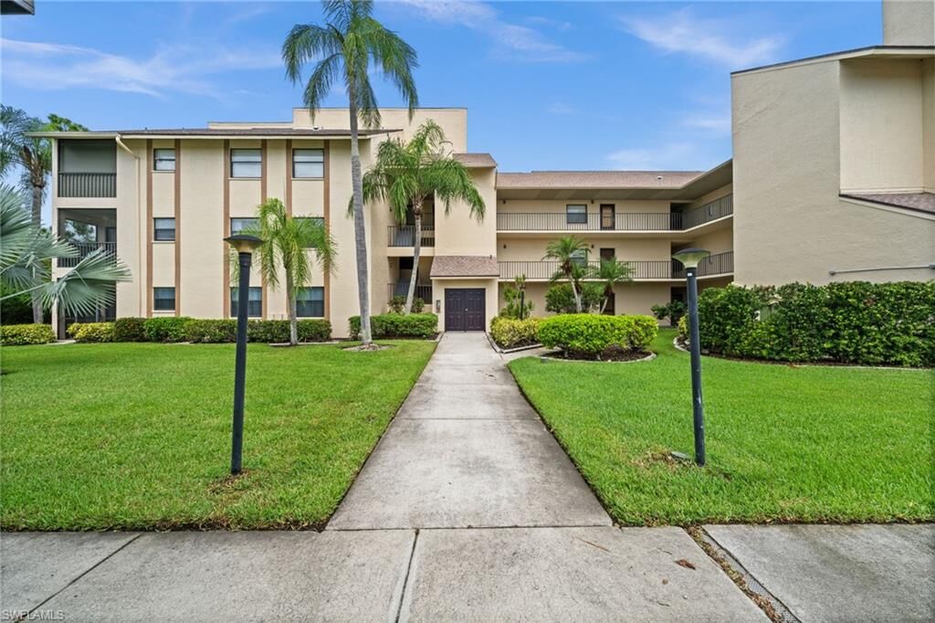 Property Photo: 13252 White Marsh Ln 3201 FL 33912