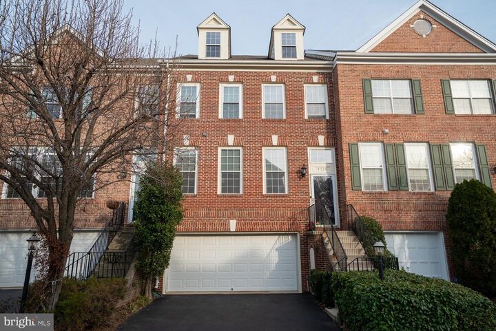 Property Photo: 4777 Thornbury Drive VA 22030