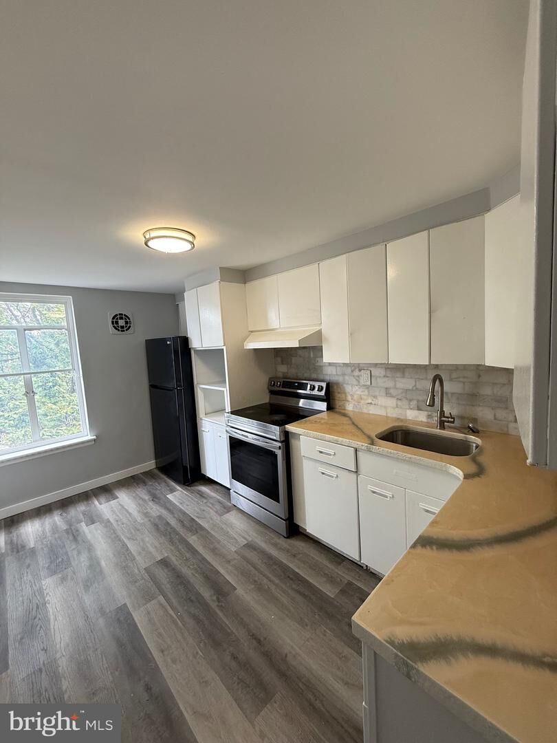 Property Photo: 2003 Devereaux Avenue 2nd Fl PA 19149