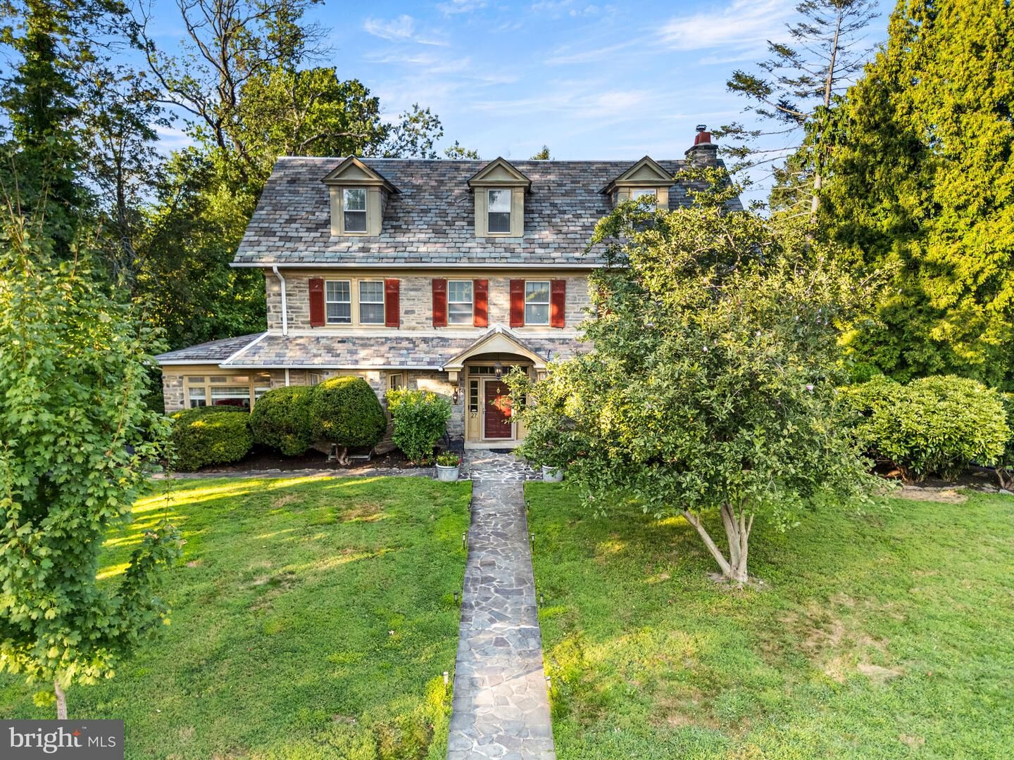 Property Photo: 27 Latham Park PA 19027