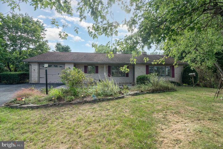 Property Photo: 278 N Middlesex Road PA 17013