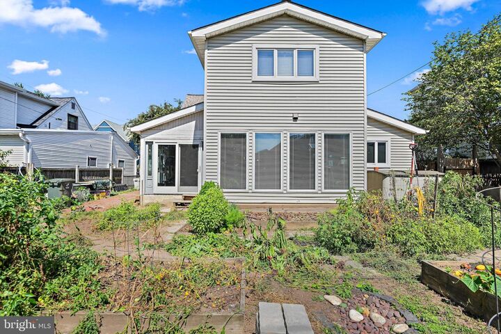 Property Photo: 6404 27th Street N VA 22207
