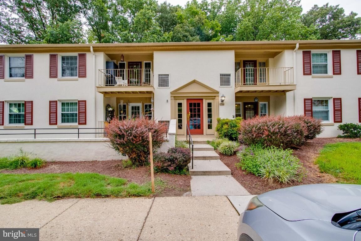 Property Photo: 5900 Kingsford Road J 432 VA 22152