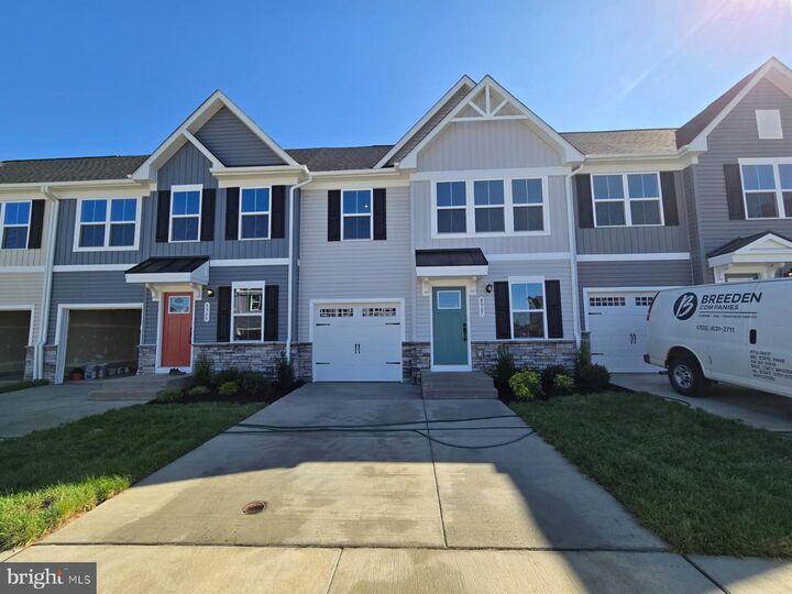 Property Photo: 8907 Blackthorne Place VA 22408