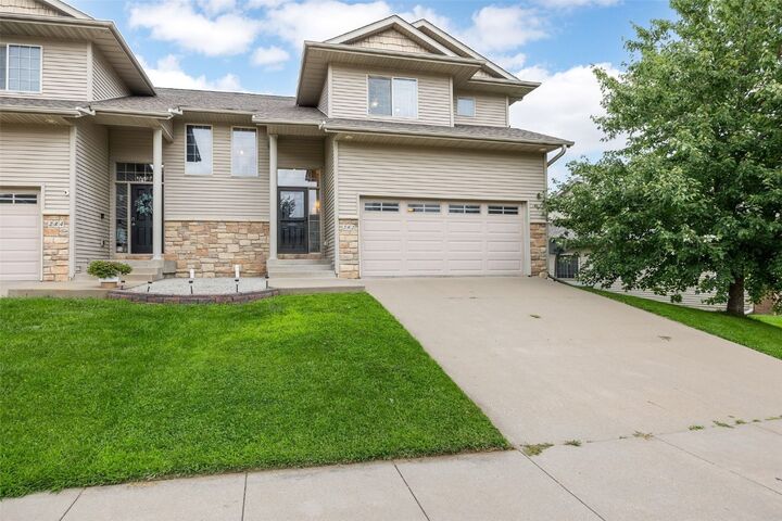 Property Photo: 282 Hickory Ct IA 52340