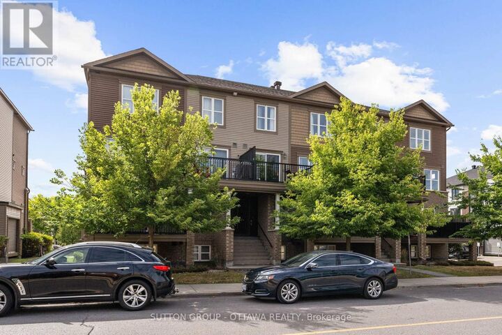 Property Photo: 474 Clearbrook Drive ON K2J 5X5