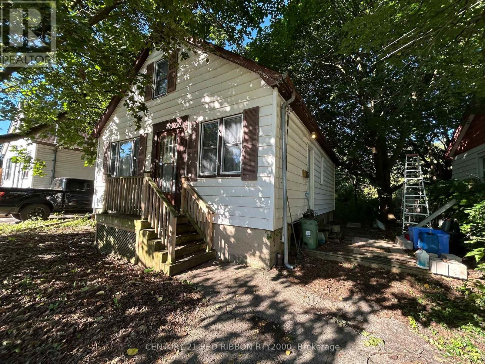 Property Photo: 45 Fairview Avenue ON N6C 4T4