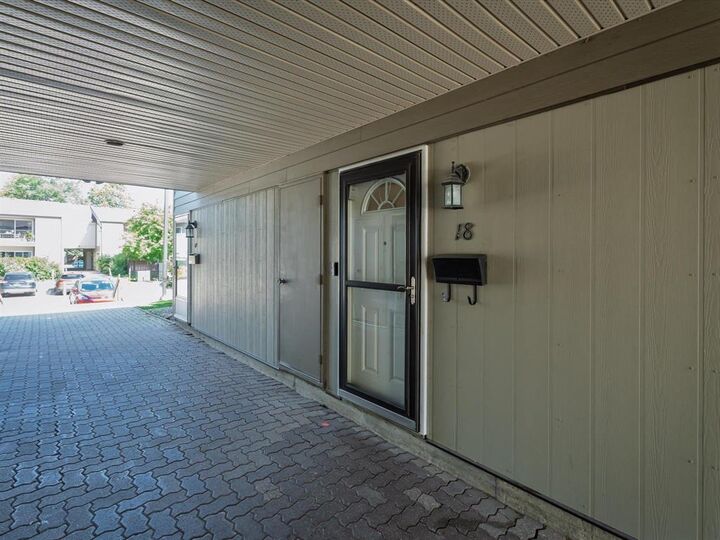 Property Photo: 524 Kenaston Boulevard MB R3N 1Z1