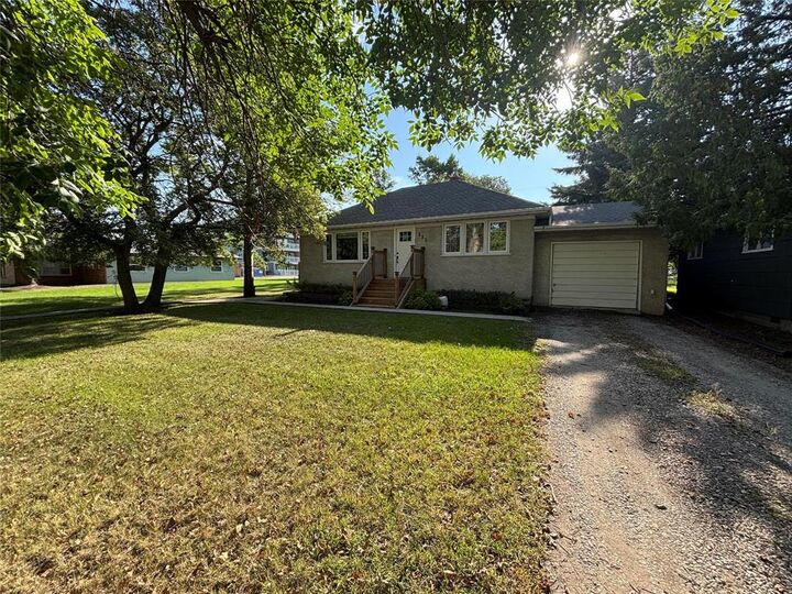 Property Photo: 222 Broadway Avenue MB R0K 1G0