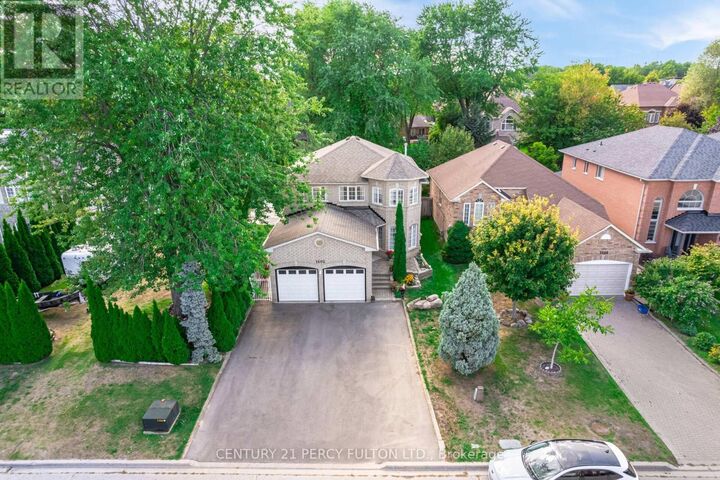 Property Photo: 1602 Oakburn Street ON L1V 6M9