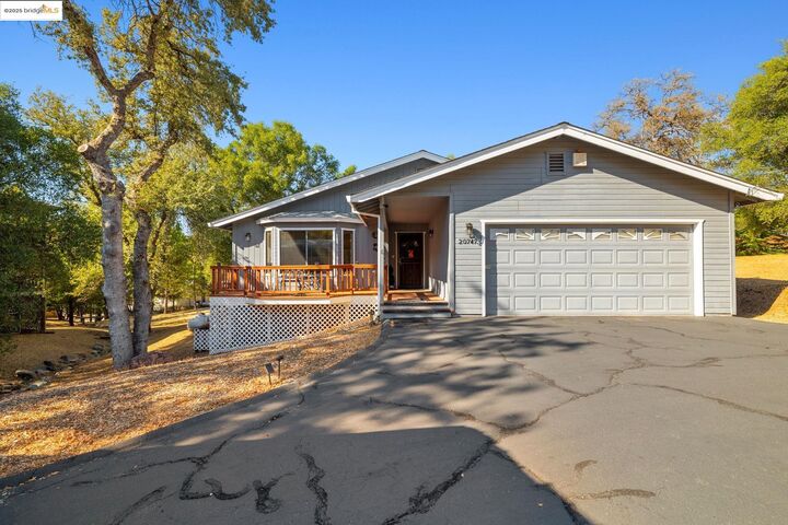 Property Photo:  20747 Rising Hill Cir  CA 95321 