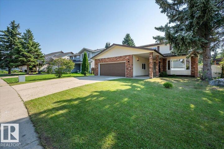 Property Photo: 823 Richards Crescent NW AB T6R 1B4
