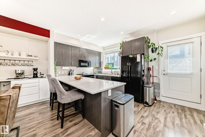Property Photo: 903 Crystallina Nera Way NW 94 AB T5Z 0N6
