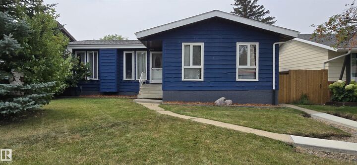 1736 61 Street NW  Edmonton AB T6L 1N2 photo