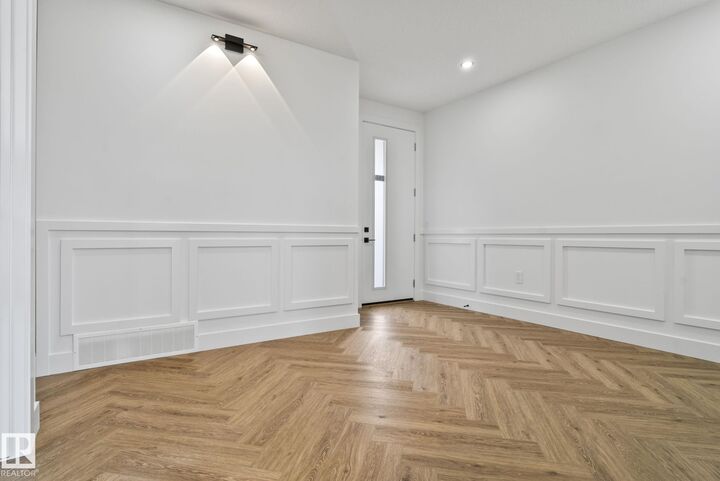 Property Photo: 2904 1 Avenue SW AB T6X 3E2