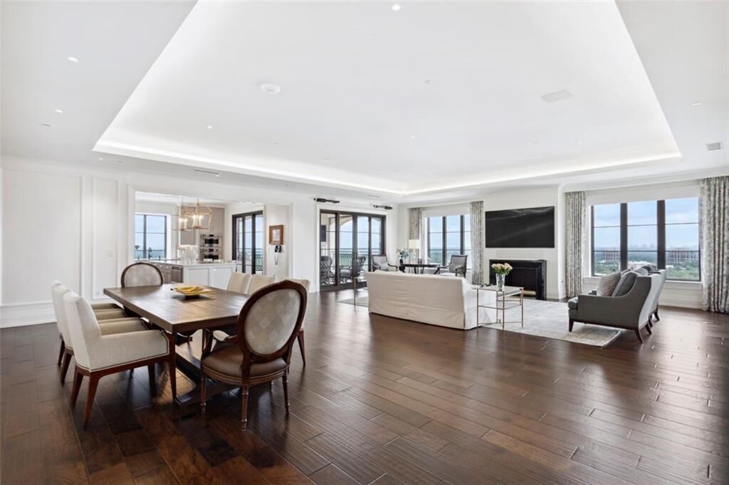 Property Photo: 88 W Paces Ferry Road NW 2140 GA 30305