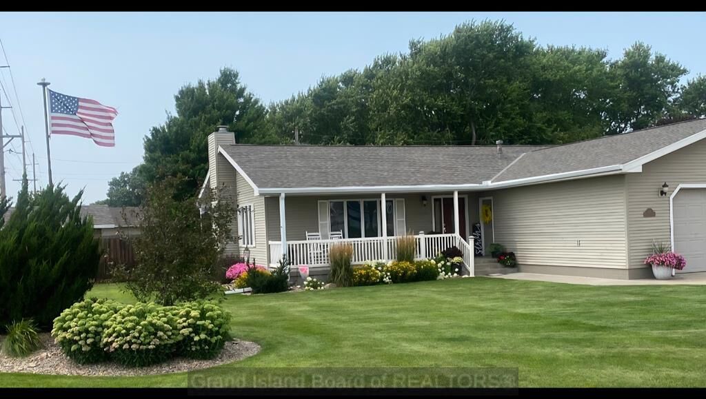 Property Photo: 818 Phelps NE 68840