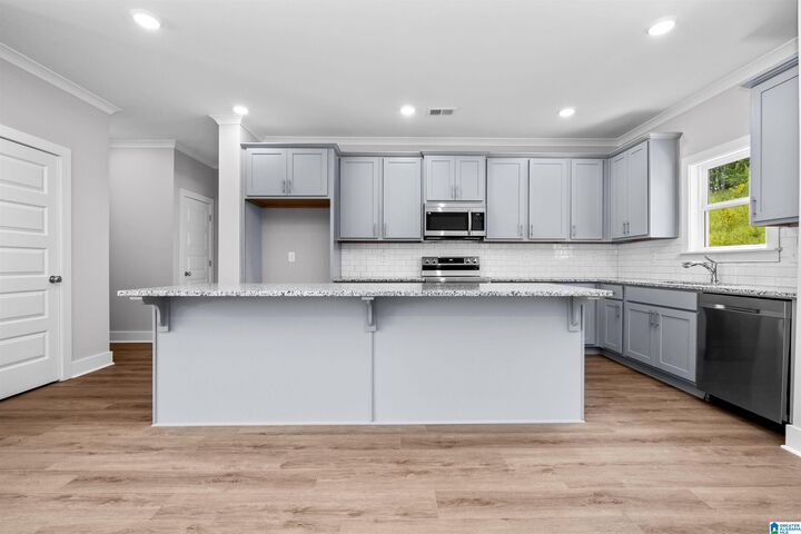 Property Photo:  113 Townmoor Lane  AL 35147 