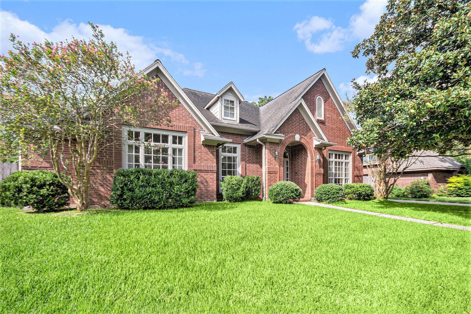 Property Photo:  2203 Woodside Drive  TX 77062 