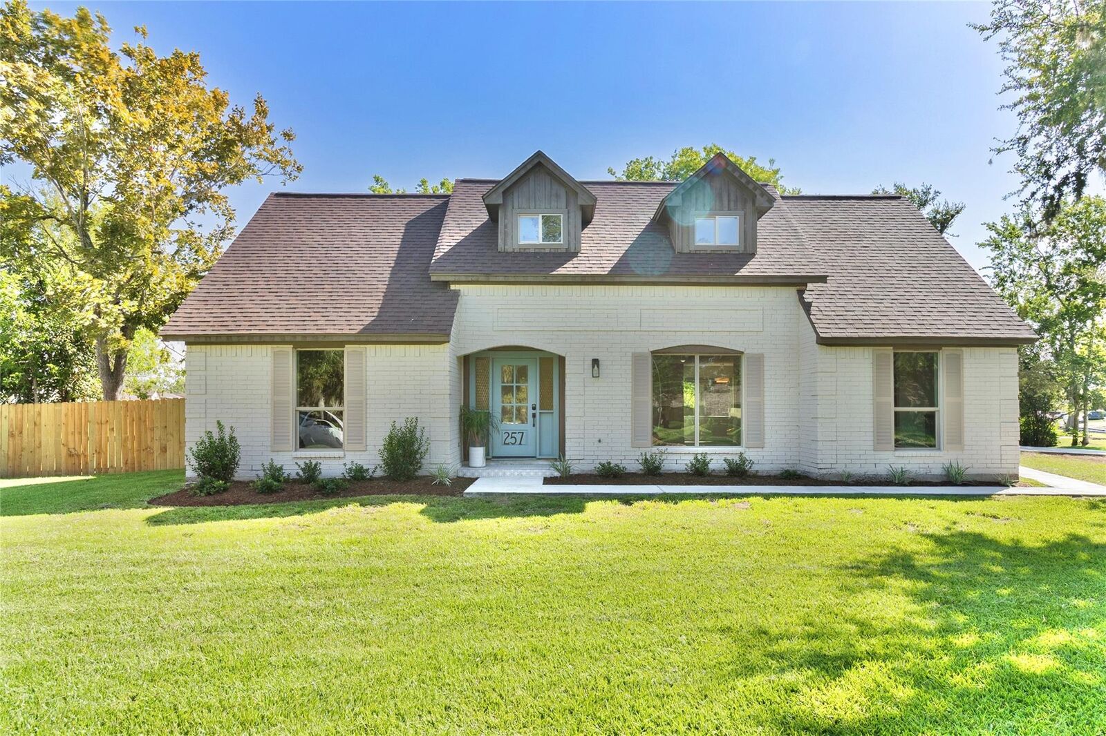 Property Photo:  257 Briarcreek Street  TX 77531 