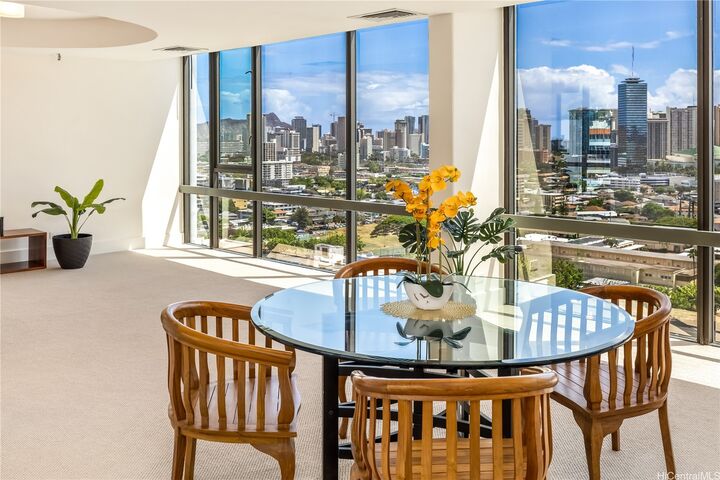 Property Photo:  1114 Punahou Street Ph3  HI 96826 