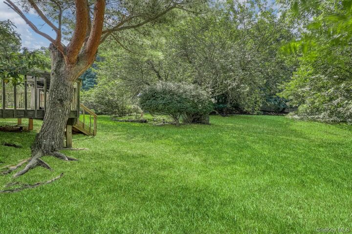 Property Photo:  3 Macintosh Lane  NY 10952 