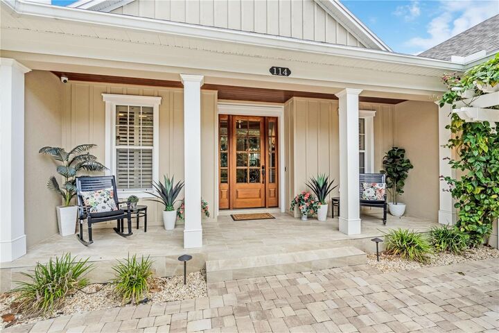 Property Photo: 114 Callaway Court FL 32724