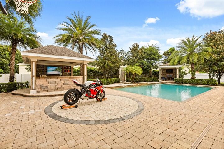 Property Photo: 3013 Spicenut Court FL 34761