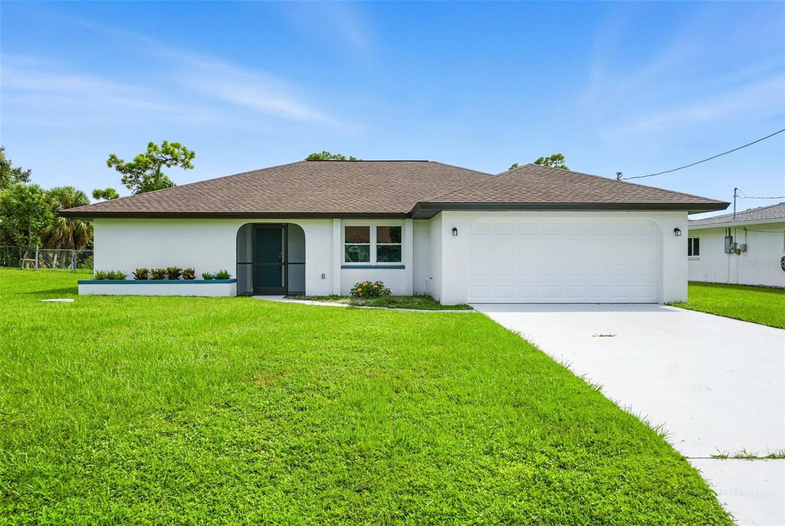 Property Photo:  22381 Nyack Avenue  FL 33952 