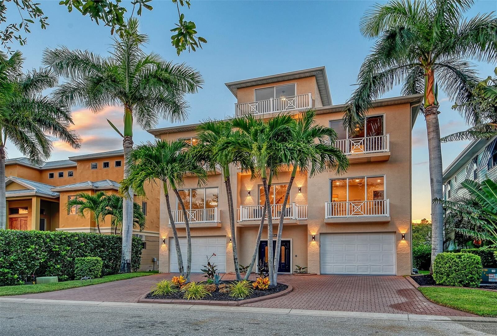 Property Photo: 7154 Hawks Harbor Circle FL 34207