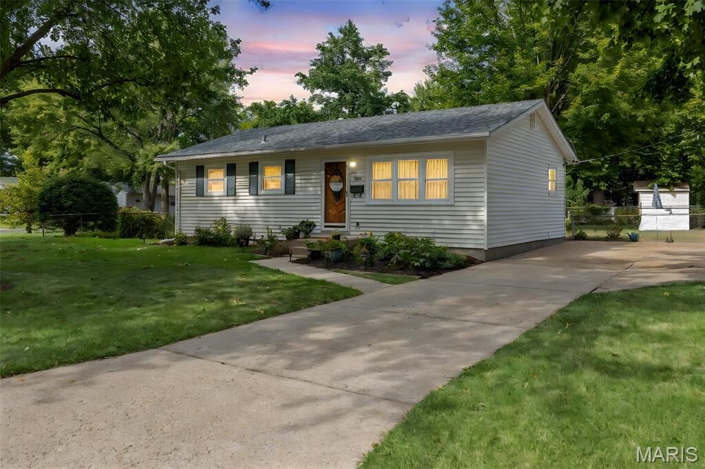 Property Photo: 1660 Fenmore Drive MO 63031