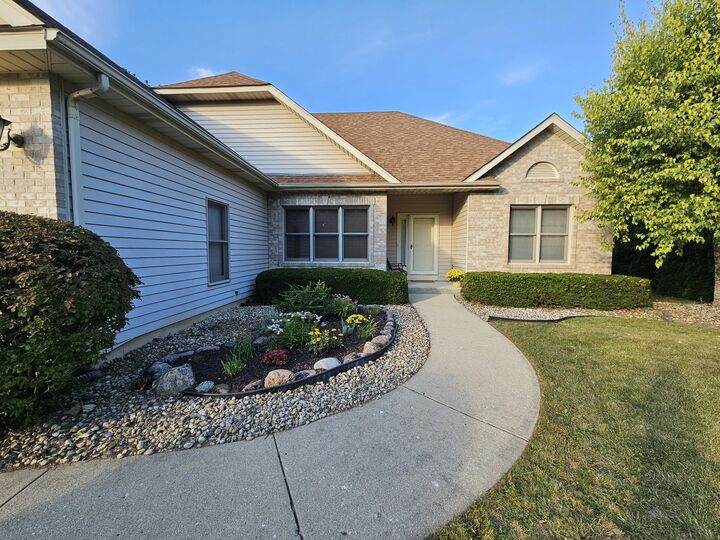 Property Photo:  639 Indian Ridge Drive  IL 60002 