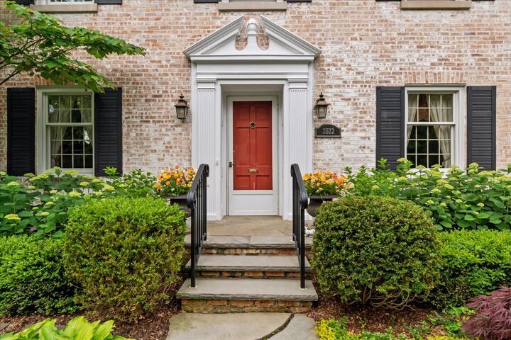 Property Photo:  2022 McDaniel Avenue  IL 60201 